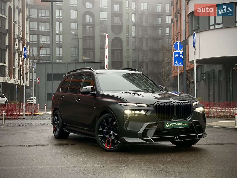 Внедорожник / Кроссовер BMW X7 2023 в Киеве