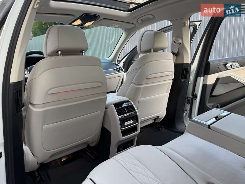 Позашляховик / Кросовер BMW X7 2020 в Києві