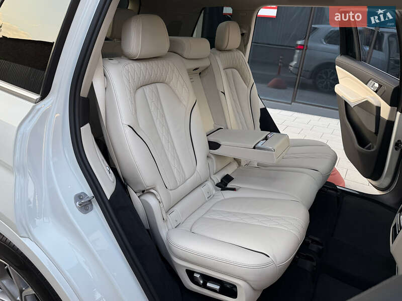 Позашляховик / Кросовер BMW X7 2020 в Києві