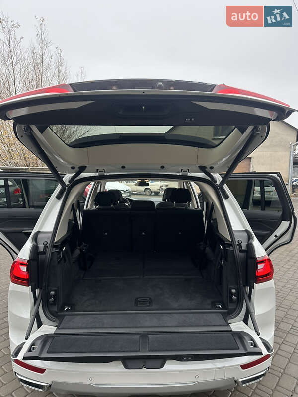 Внедорожник / Кроссовер BMW X7 2019 в Владимире