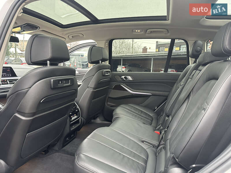 Внедорожник / Кроссовер BMW X7 2019 в Владимире