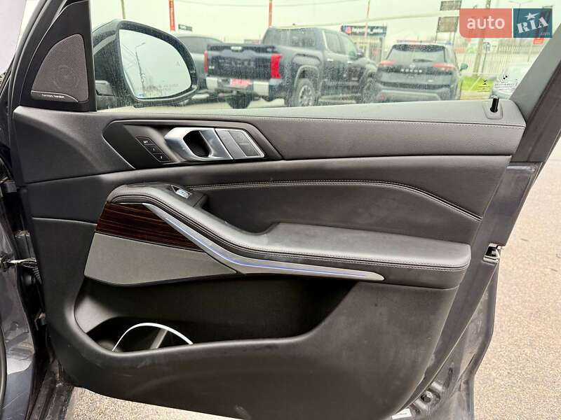 Внедорожник / Кроссовер BMW X7 2020 в Киеве