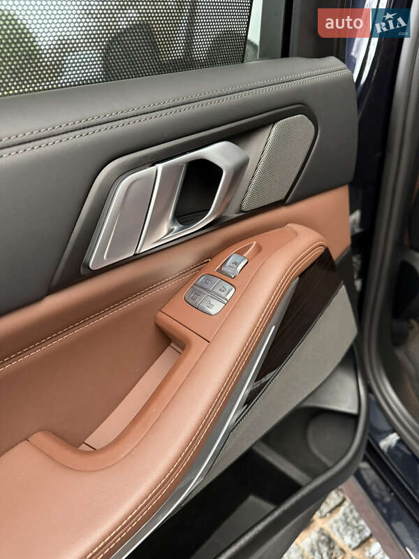 Внедорожник / Кроссовер BMW X7 2021 в Коростене