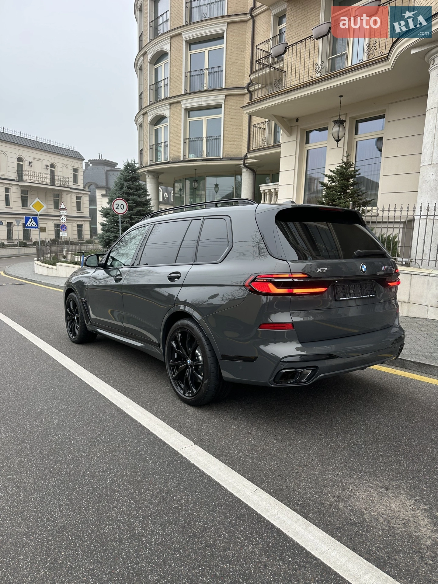 2025 BMW X7 - мініатюра 10