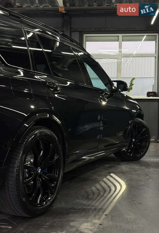 Внедорожник / Кроссовер BMW X7 2025 в Киеве