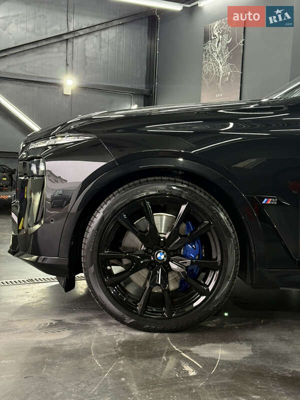 Внедорожник / Кроссовер BMW X7 2025 в Киеве
