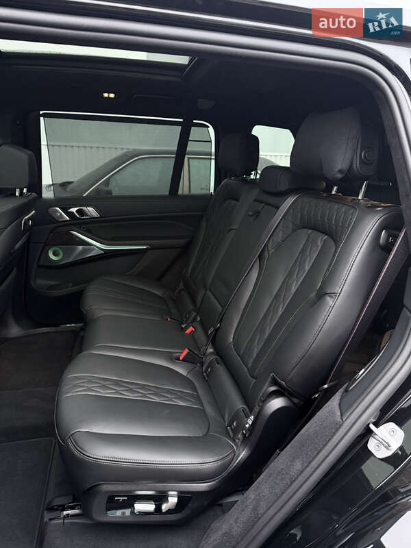 Внедорожник / Кроссовер BMW X7 2025 в Киеве