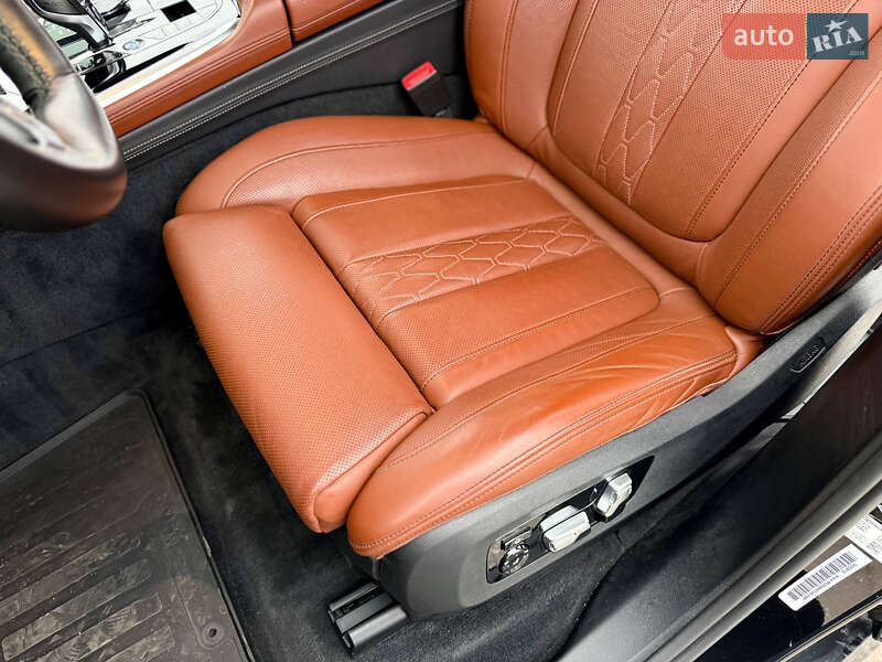 Внедорожник / Кроссовер BMW X7 2020 в Киеве