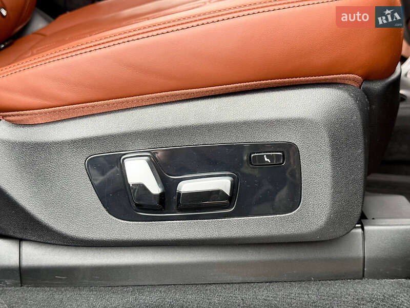 Внедорожник / Кроссовер BMW X7 2020 в Киеве