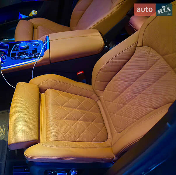 Внедорожник / Кроссовер BMW X7 2025 в Киеве