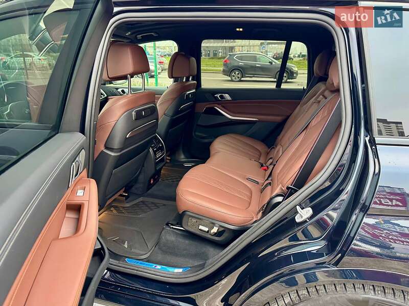 Внедорожник / Кроссовер BMW X7 2023 в Киеве
