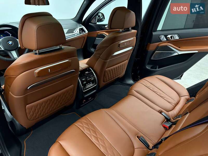 Внедорожник / Кроссовер BMW X7 2025 в Киеве