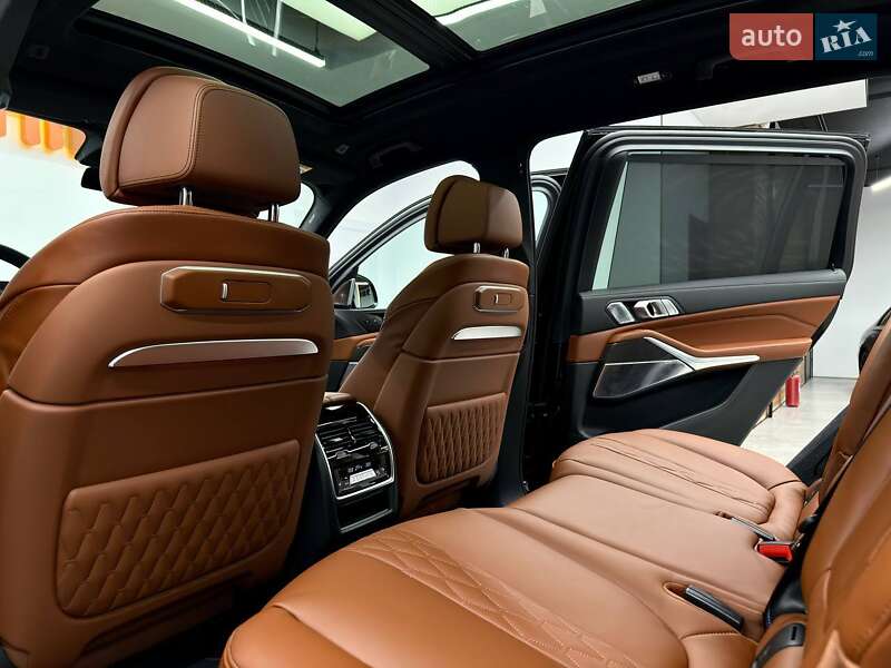 Внедорожник / Кроссовер BMW X7 2025 в Киеве