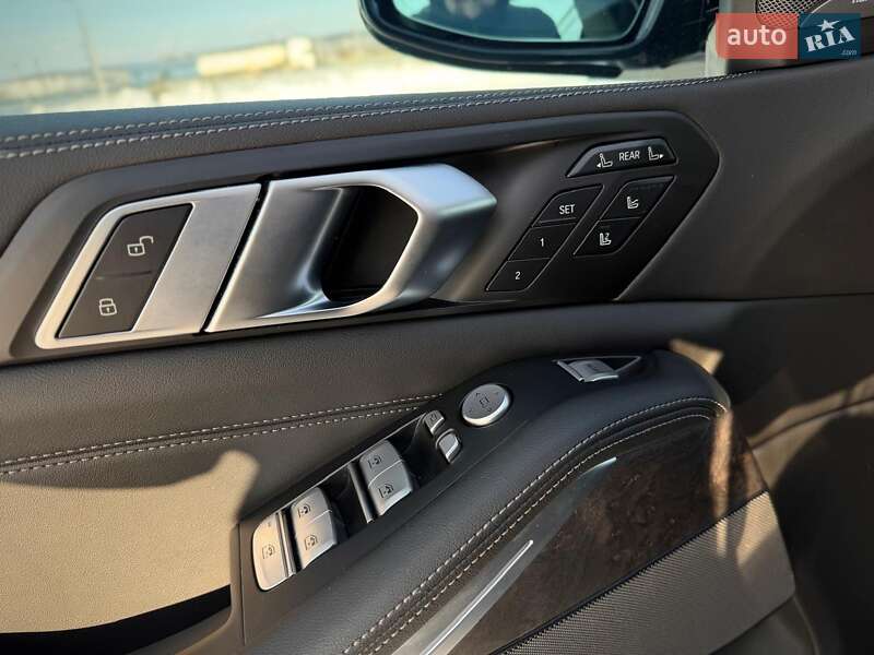 Внедорожник / Кроссовер BMW X7 2024 в Киеве