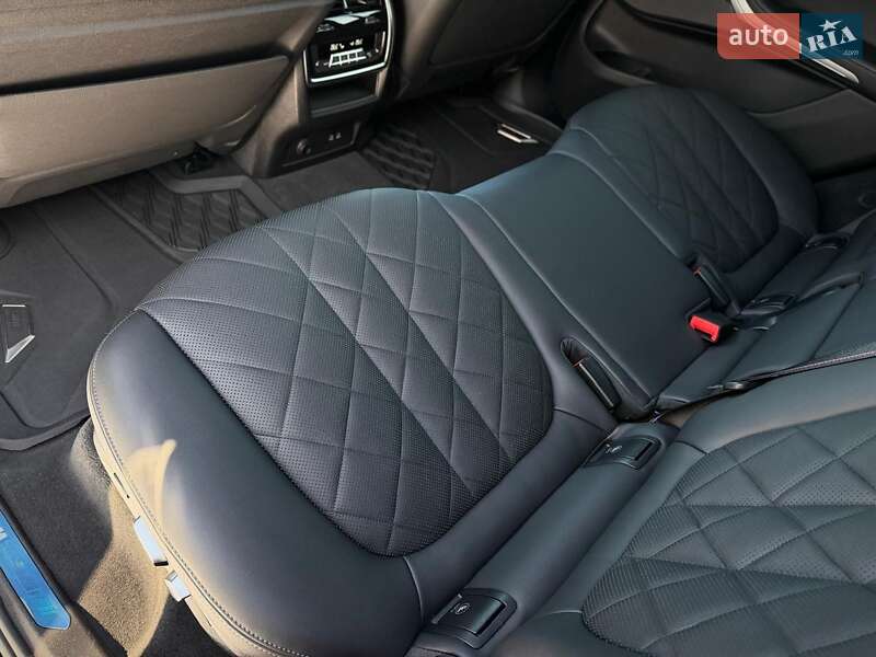 Внедорожник / Кроссовер BMW X7 2024 в Киеве