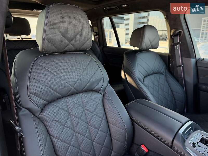 Внедорожник / Кроссовер BMW X7 2024 в Киеве