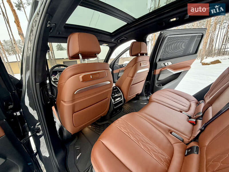 Внедорожник / Кроссовер BMW X7 2024 в Житомире