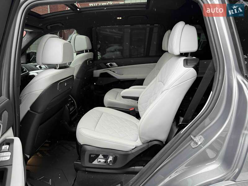Внедорожник / Кроссовер BMW X7 2024 в Львове