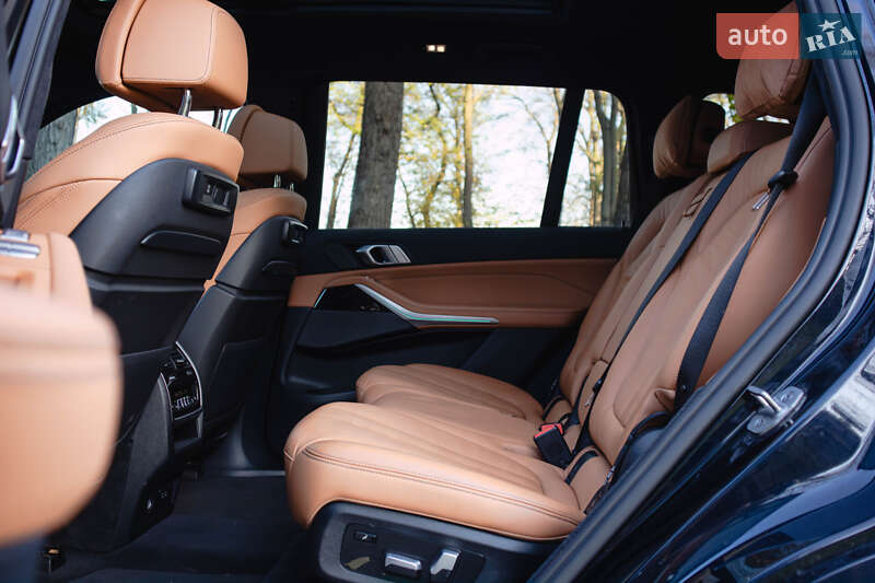 Внедорожник / Кроссовер BMW X7 2021 в Киеве