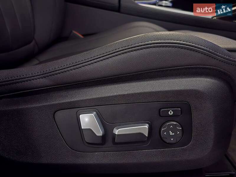 Внедорожник / Кроссовер BMW X7 2021 в Николаеве