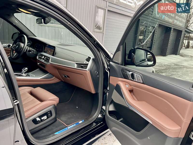 Внедорожник / Кроссовер BMW X7 2022 в Киеве