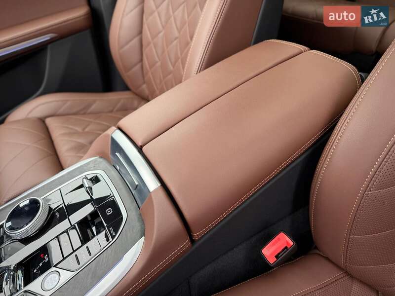 Внедорожник / Кроссовер BMW X7 2023 в Киеве