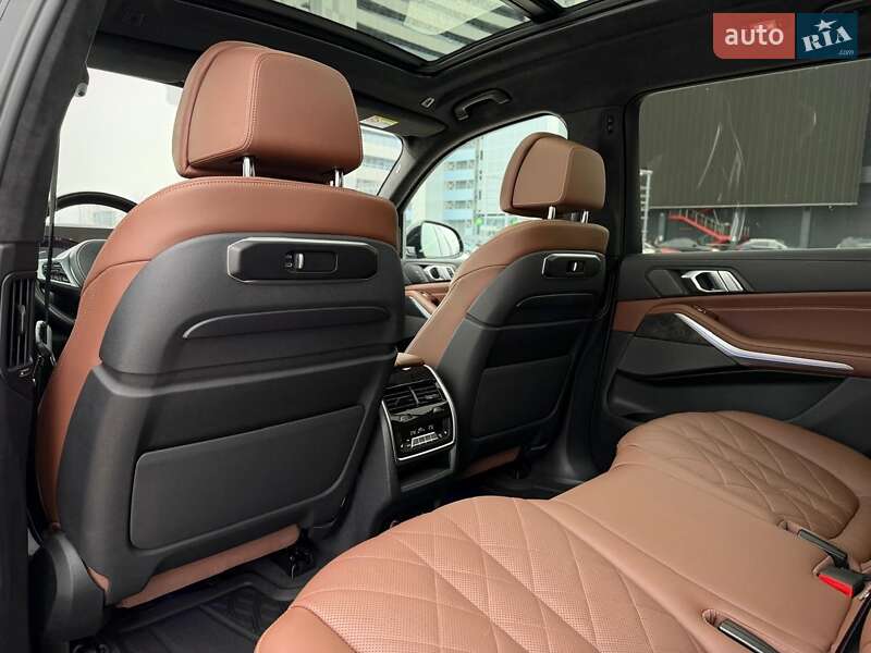 Внедорожник / Кроссовер BMW X7 2023 в Киеве