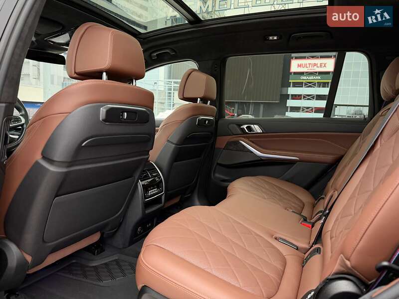 Внедорожник / Кроссовер BMW X7 2023 в Киеве