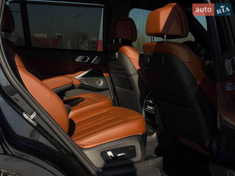 Внедорожник / Кроссовер BMW X7 2020 в Киеве