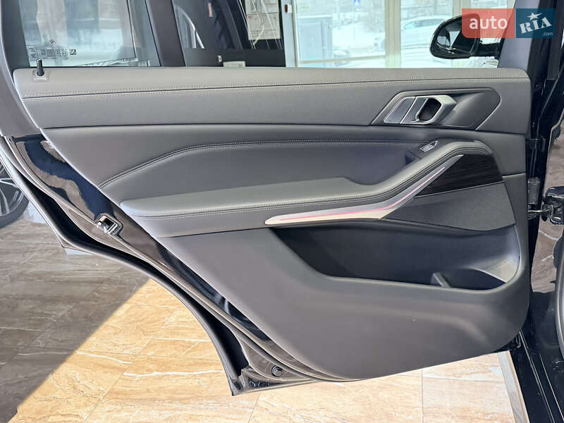 Внедорожник / Кроссовер BMW X7 2021 в Киеве