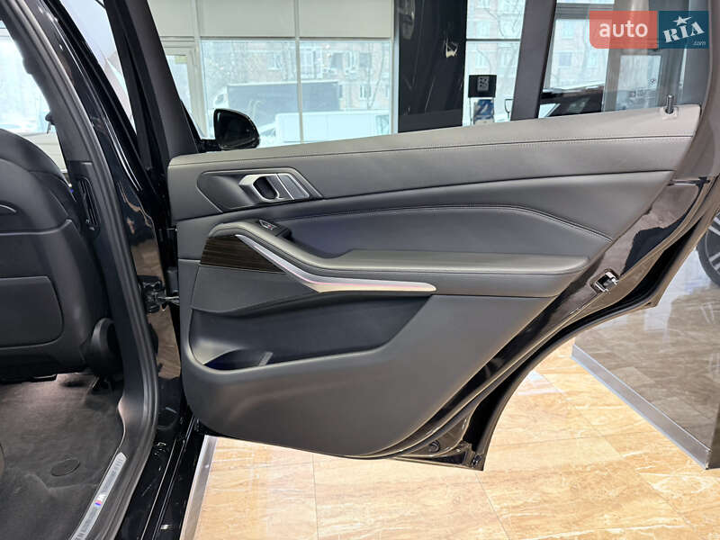 Внедорожник / Кроссовер BMW X7 2021 в Киеве