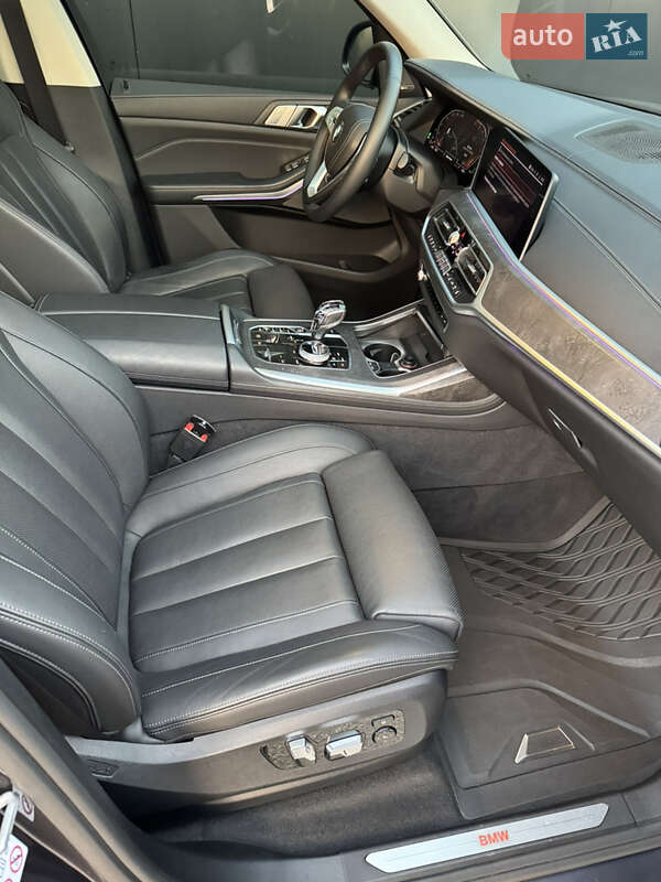 Позашляховик / Кросовер BMW X7 2019 в Дніпрі фото 46 Позашляховик / Кросовер BMW X7 2019 в Дніпрі