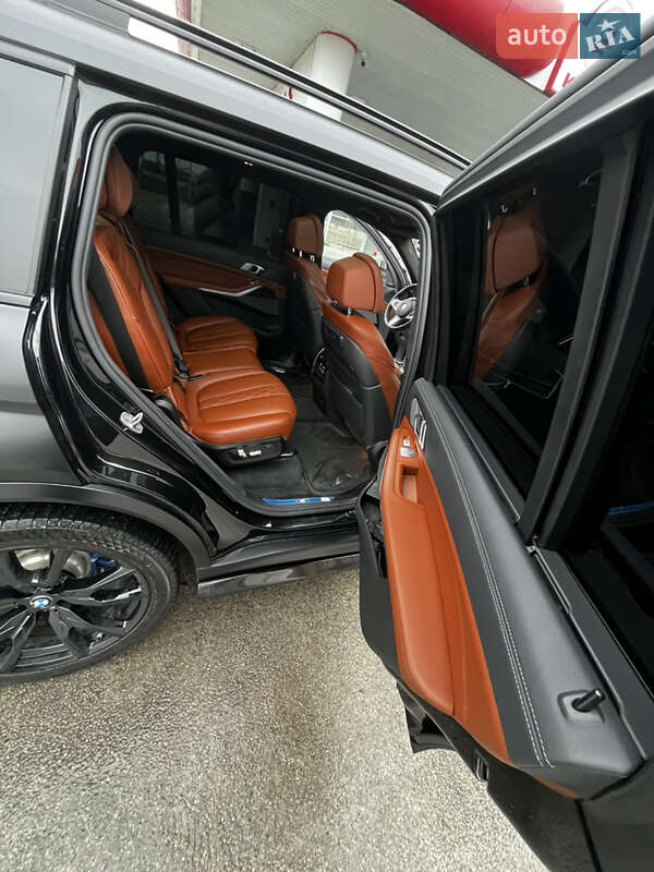 Позашляховик / Кросовер BMW X7 2022 в Дніпрі