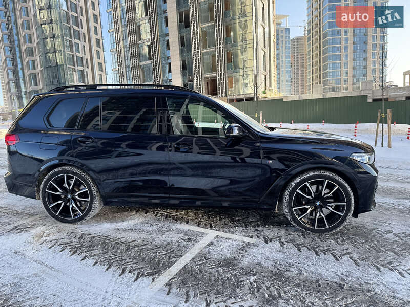 Внедорожник / Кроссовер BMW X7 2022 в Киеве