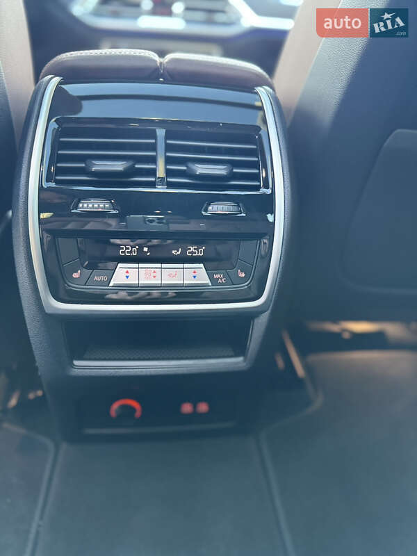 Внедорожник / Кроссовер BMW X7 2022 в Киеве