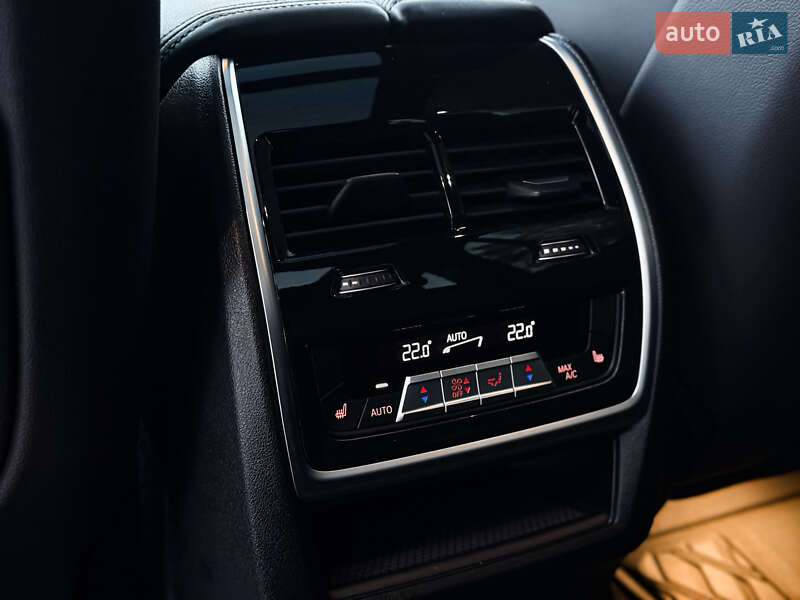 Внедорожник / Кроссовер BMW X7 2022 в Киеве