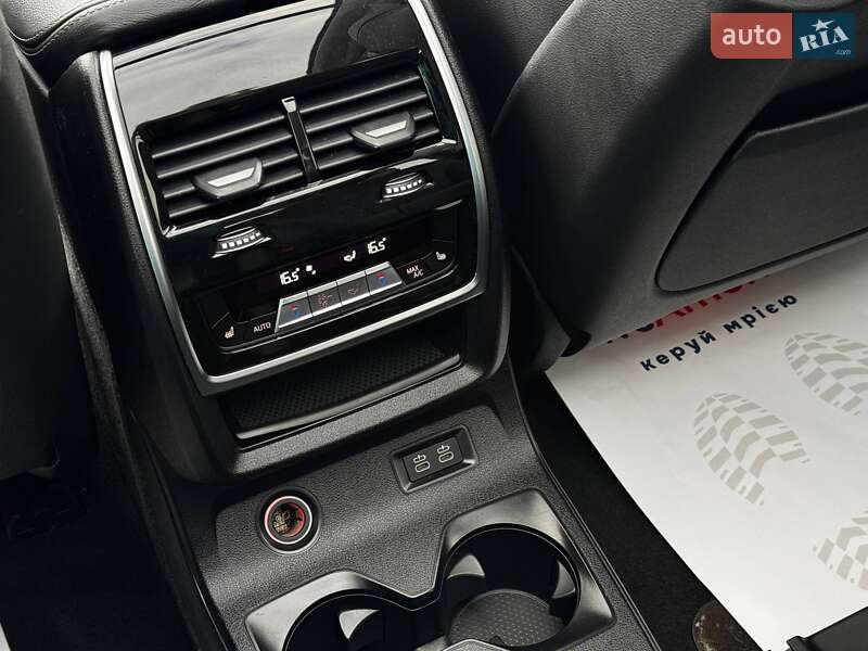 Внедорожник / Кроссовер BMW X7 2019 в Луцке