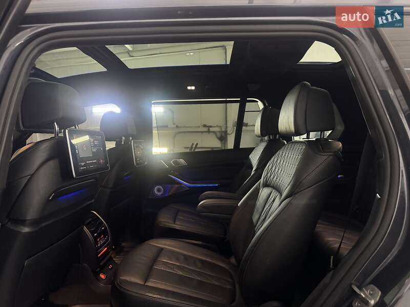 Внедорожник / Кроссовер BMW X7 2020 в Тернополе