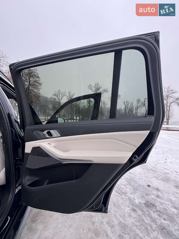 Внедорожник / Кроссовер BMW X7 2020 в Киеве