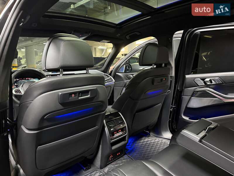 Внедорожник / Кроссовер BMW X7 2022 в Киеве