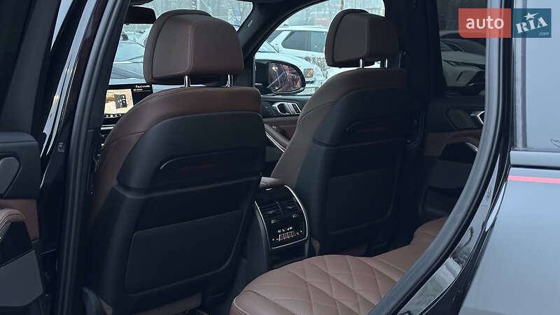 Позашляховик / Кросовер BMW X7 2023 в Києві