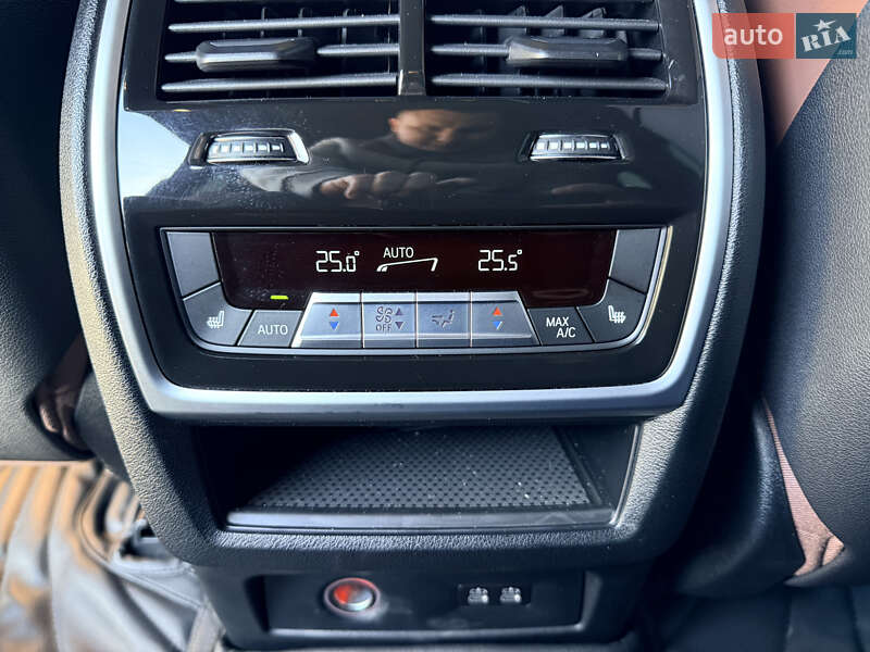 Позашляховик / Кросовер BMW X7 2023 в Дніпрі