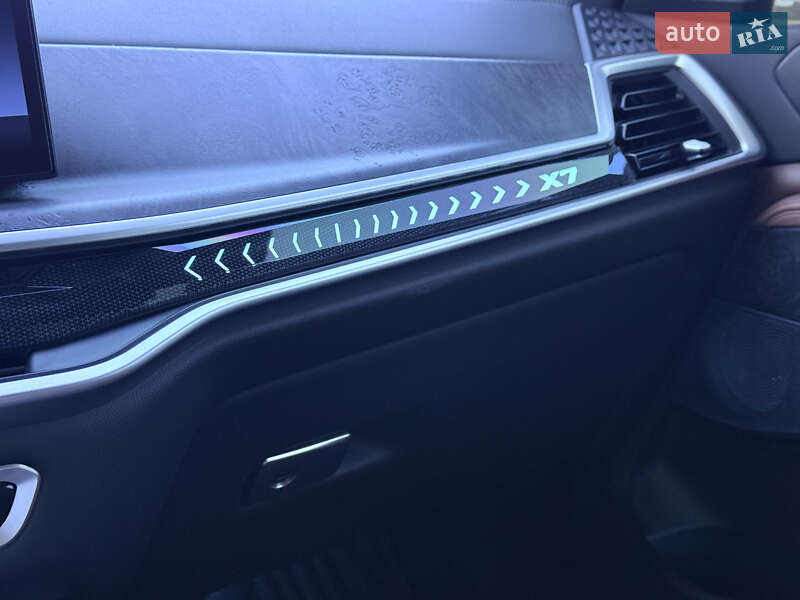 Позашляховик / Кросовер BMW X7 2023 в Дніпрі