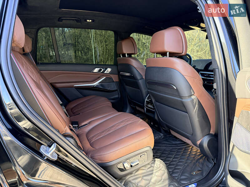 Позашляховик / Кросовер BMW X7 2023 в Дніпрі