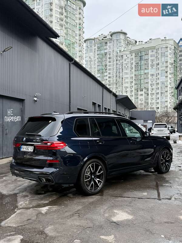 Внедорожник / Кроссовер BMW X7 2022 в Киеве