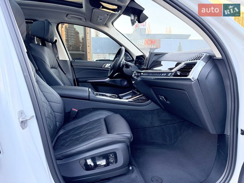Внедорожник / Кроссовер BMW X7 2023 в Киеве