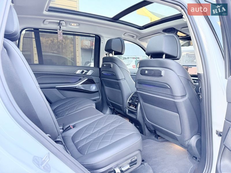 Внедорожник / Кроссовер BMW X7 2023 в Киеве
