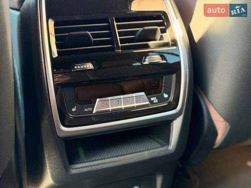 Позашляховик / Кросовер BMW X7 2021 в Києві