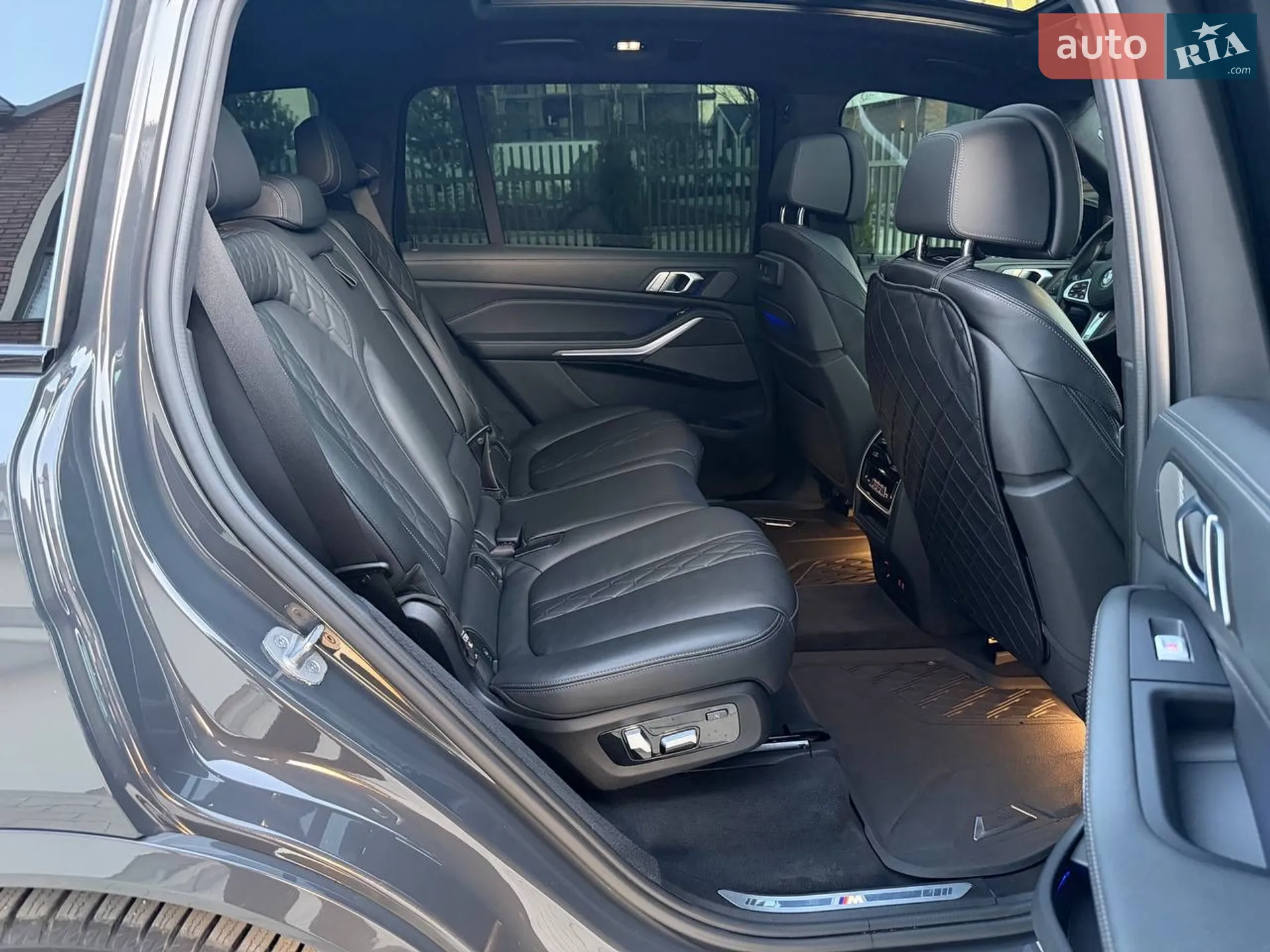 2021 BMW X7 - мініатюра 37