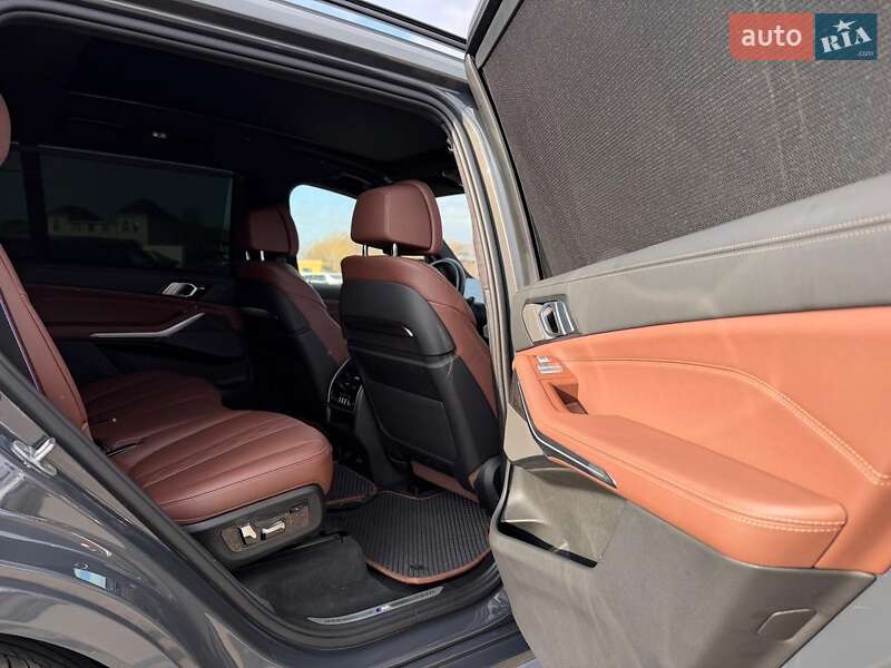 Позашляховик / Кросовер BMW X7 2024 в Києві